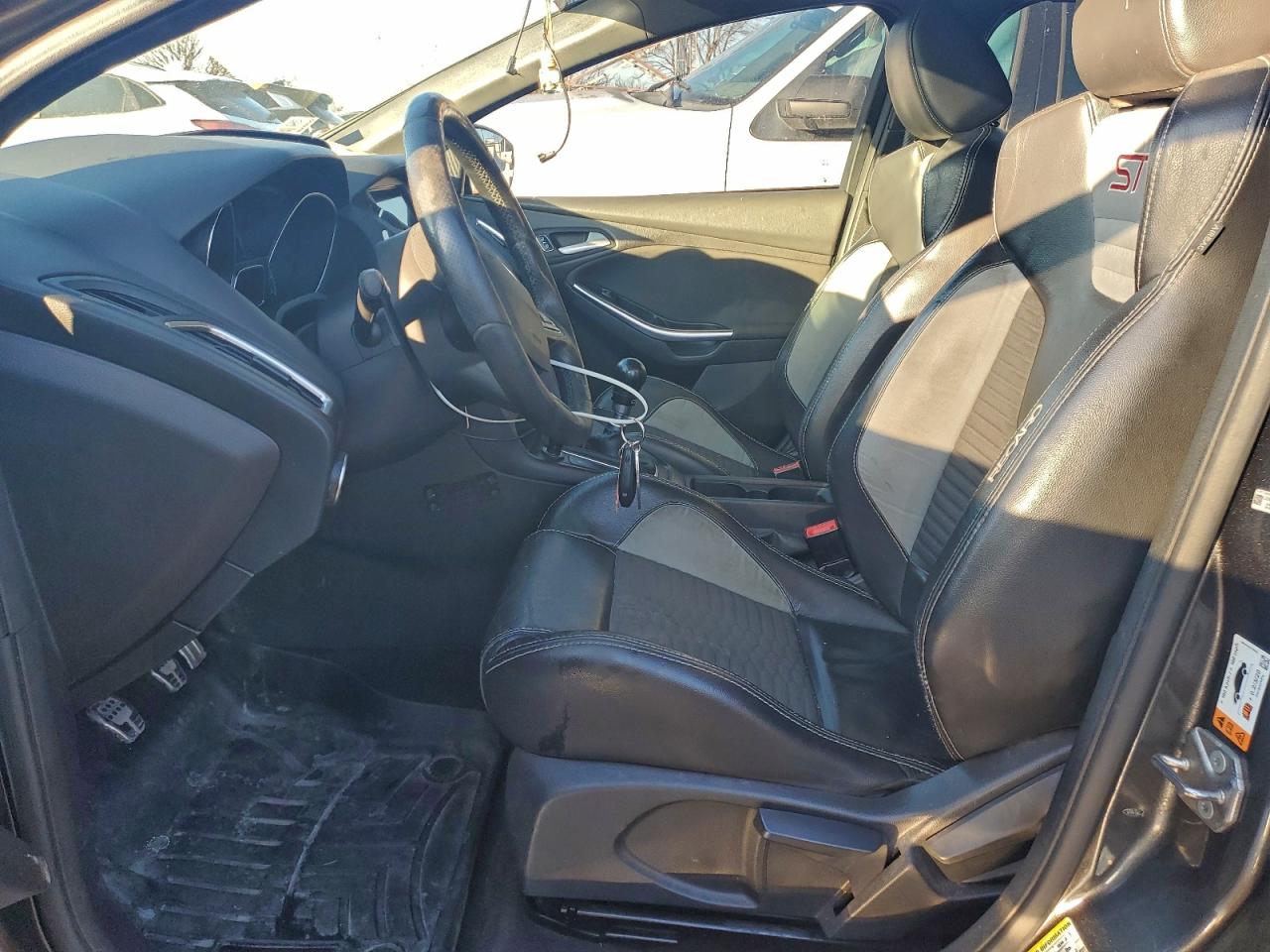 2017 FORD FOCUS ST photo 13