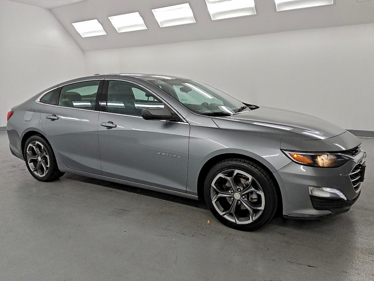 2023 CHEVROLET MALIBU LT photo 4