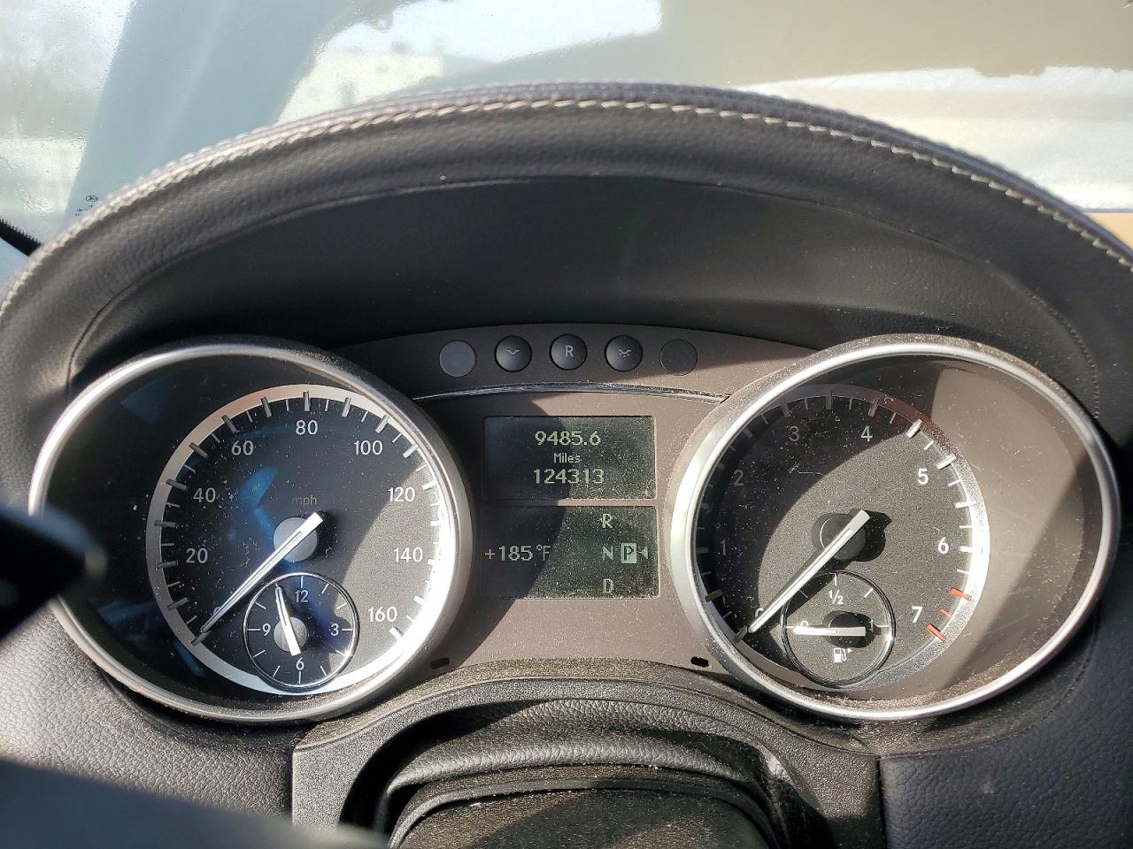 2011 MERCEDES-BENZ GL 550 4MATIC photo 17