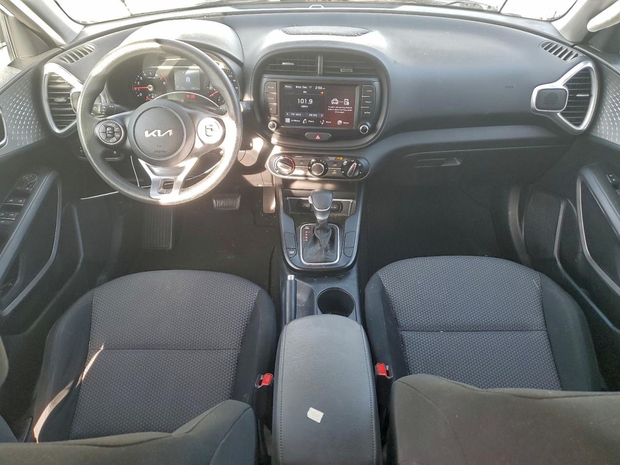 2022 KIA SOUL LX photo 15