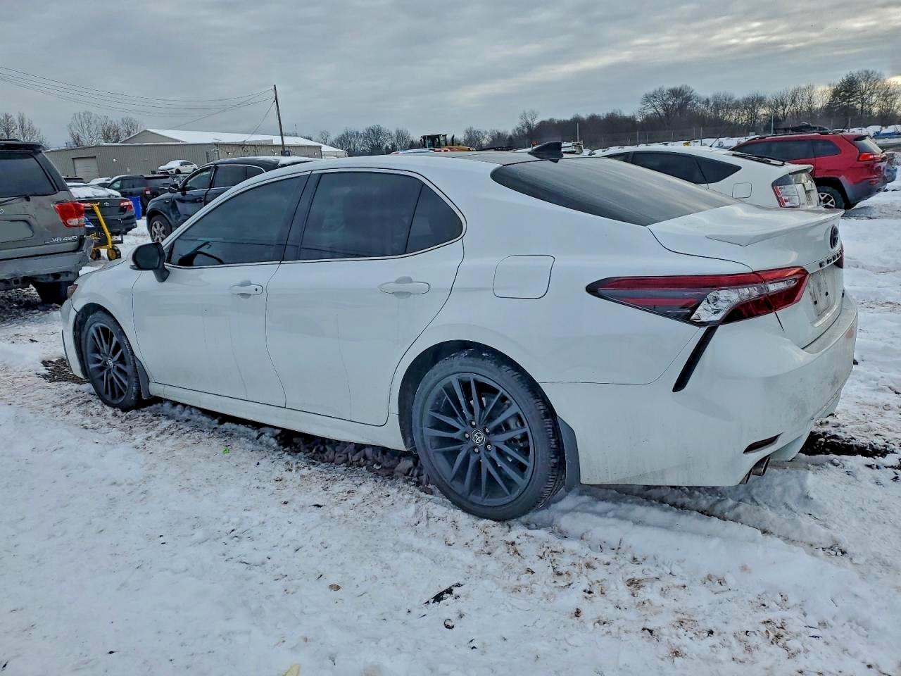 2021 TOYOTA CAMRY XSE photo 3