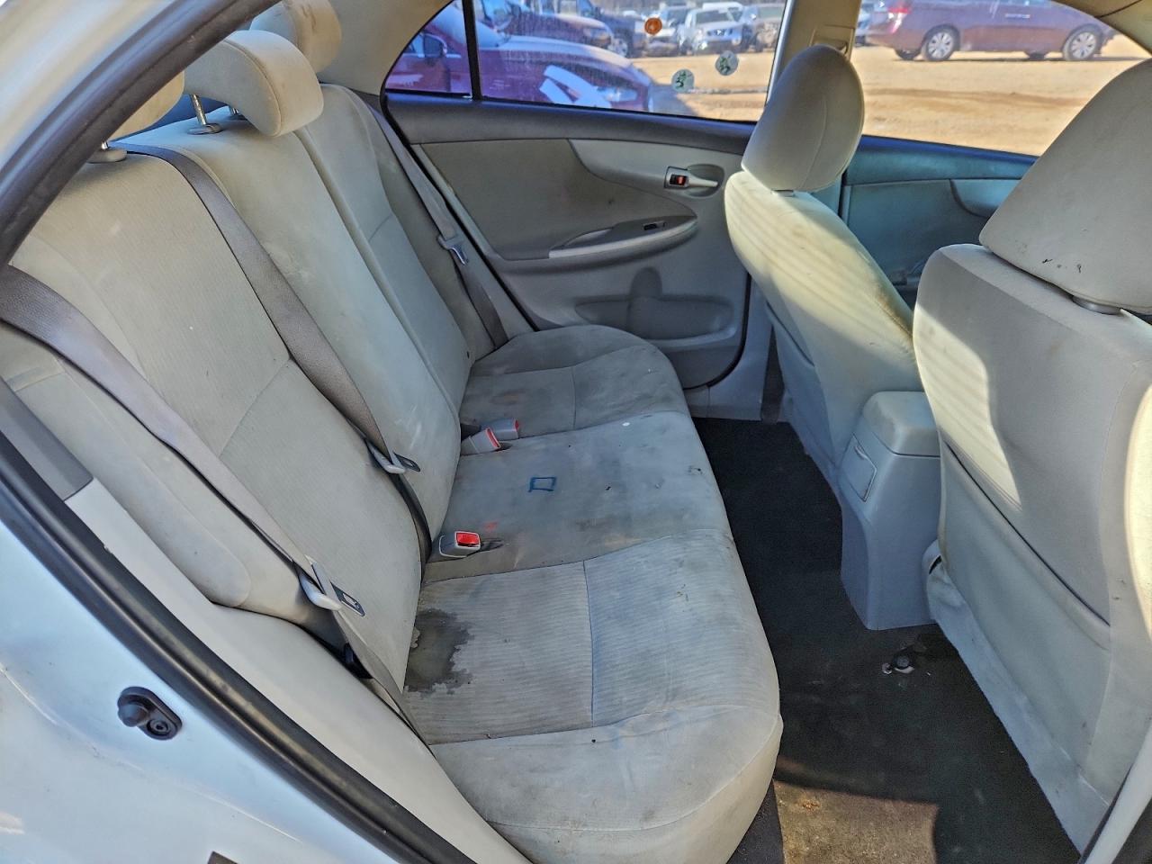 2010 TOYOTA COROLLA BASE photo 19