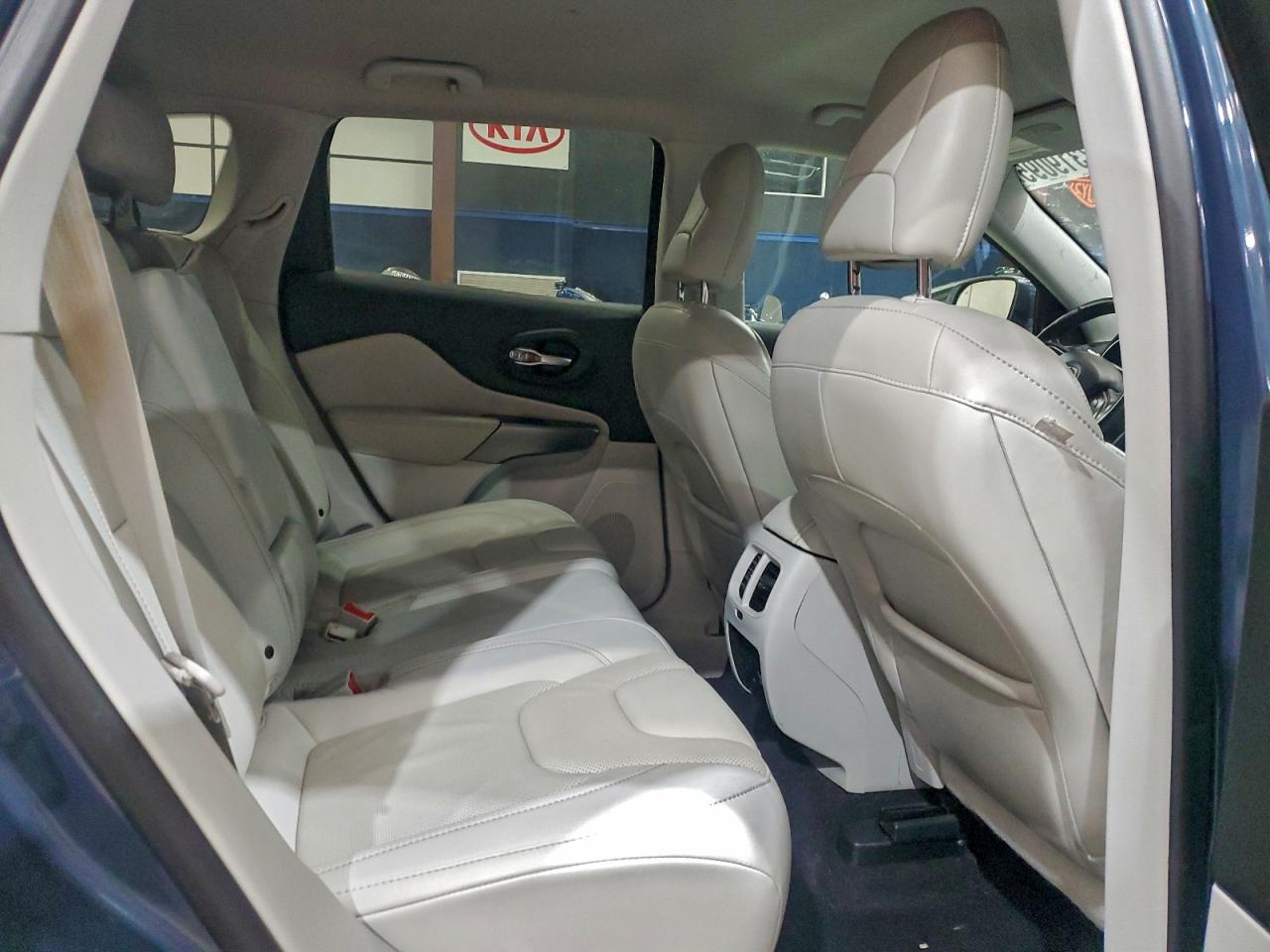 2019 JEEP CHEROKEE LIMITED photo 11