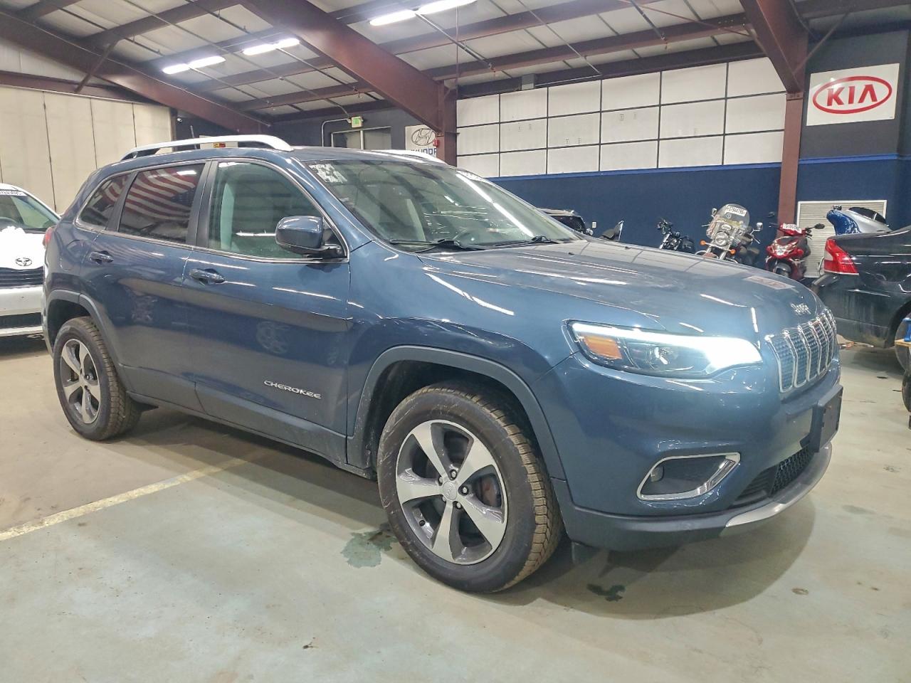 2019 JEEP CHEROKEE LIMITED photo 4
