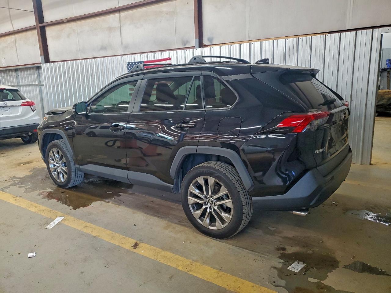 2021 TOYOTA RAV4 XLE PREMIUM photo 3
