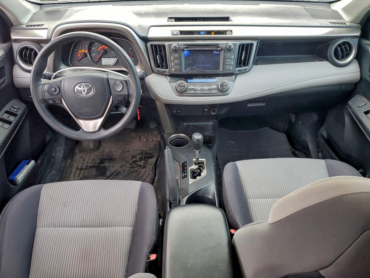 2013 TOYOTA RAV4 XLE photo 15