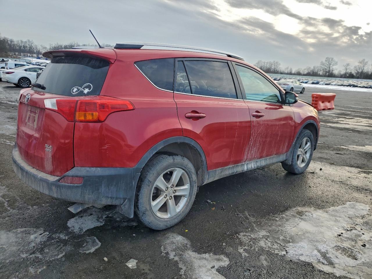 2013 TOYOTA RAV4 XLE photo 5