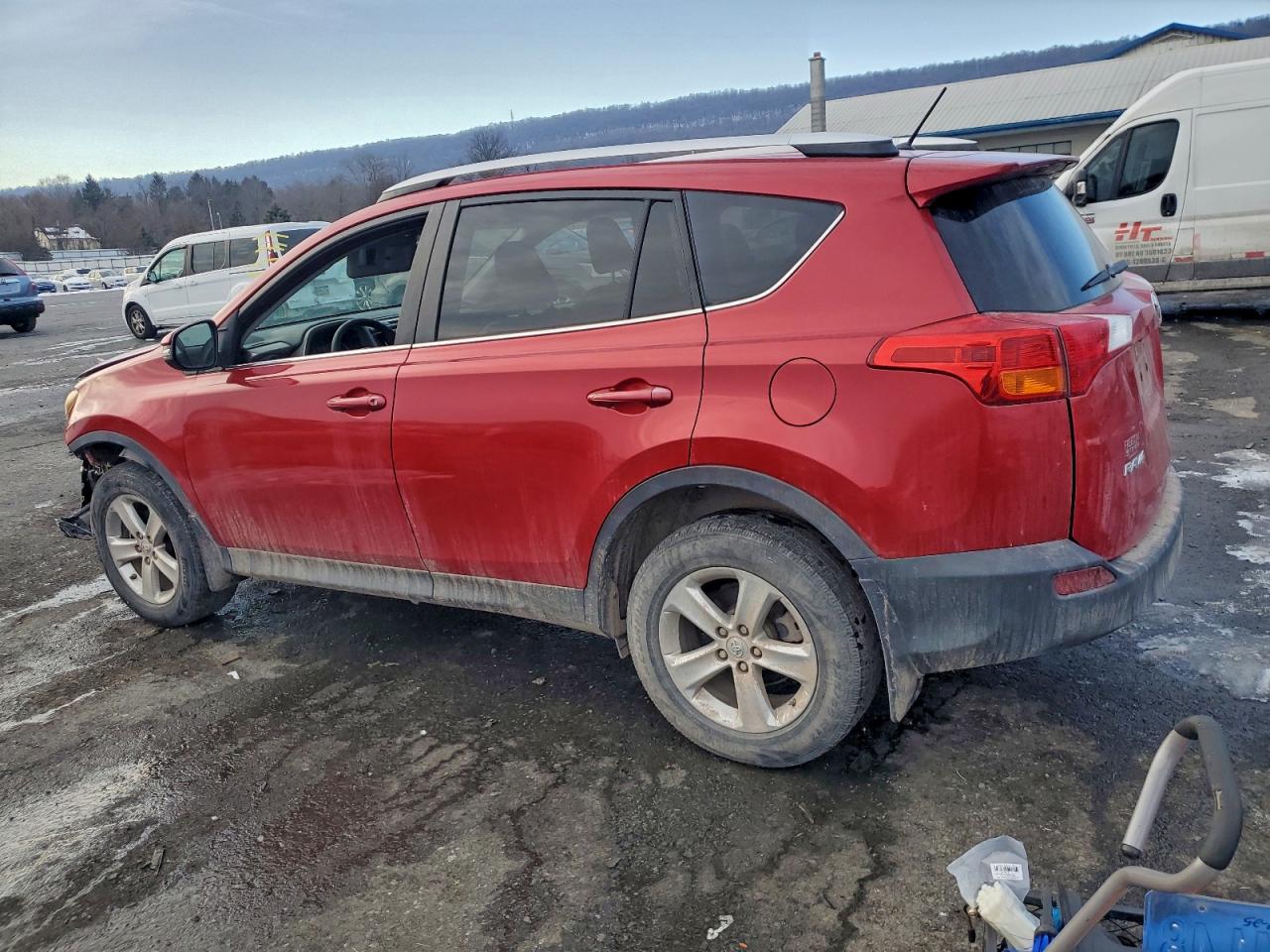 2013 TOYOTA RAV4 XLE photo 3