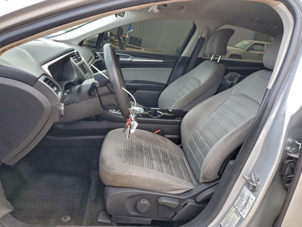 2016 FORD FUSION S photo 13
