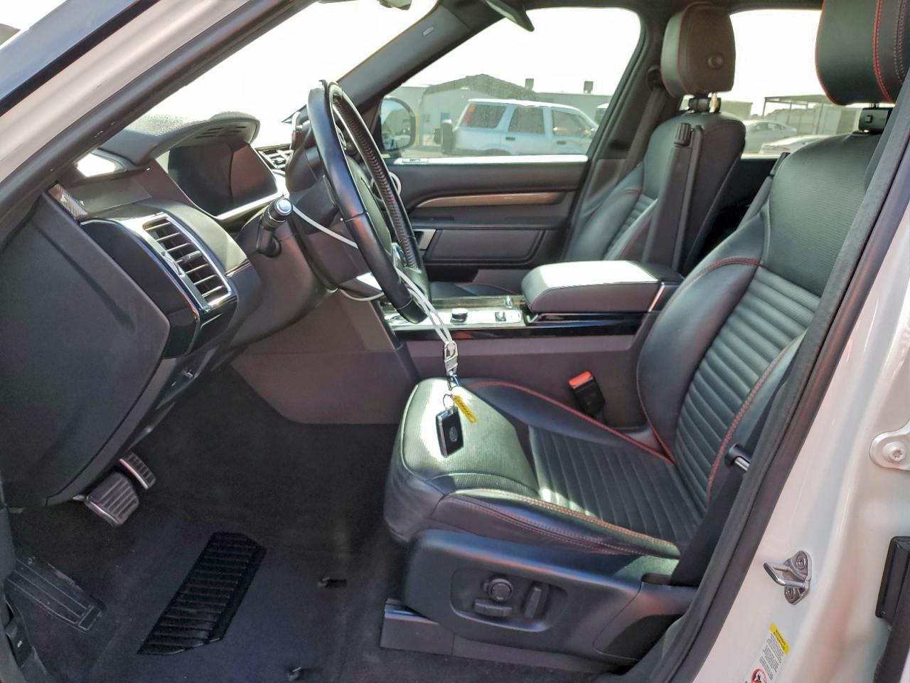 2018 LAND ROVER DISCOVERY HSE photo 13