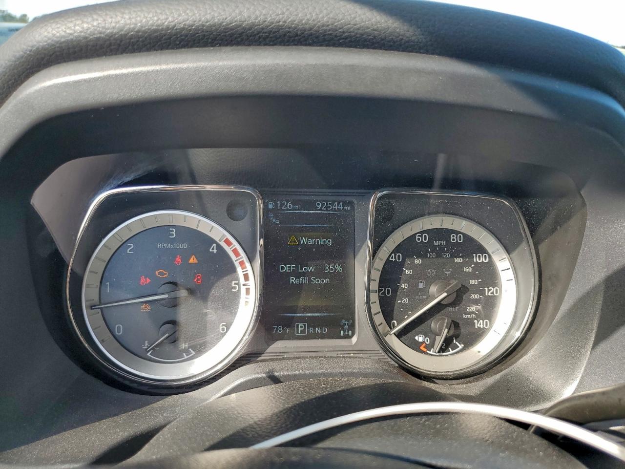 2017 NISSAN TITAN XD SL photo 9