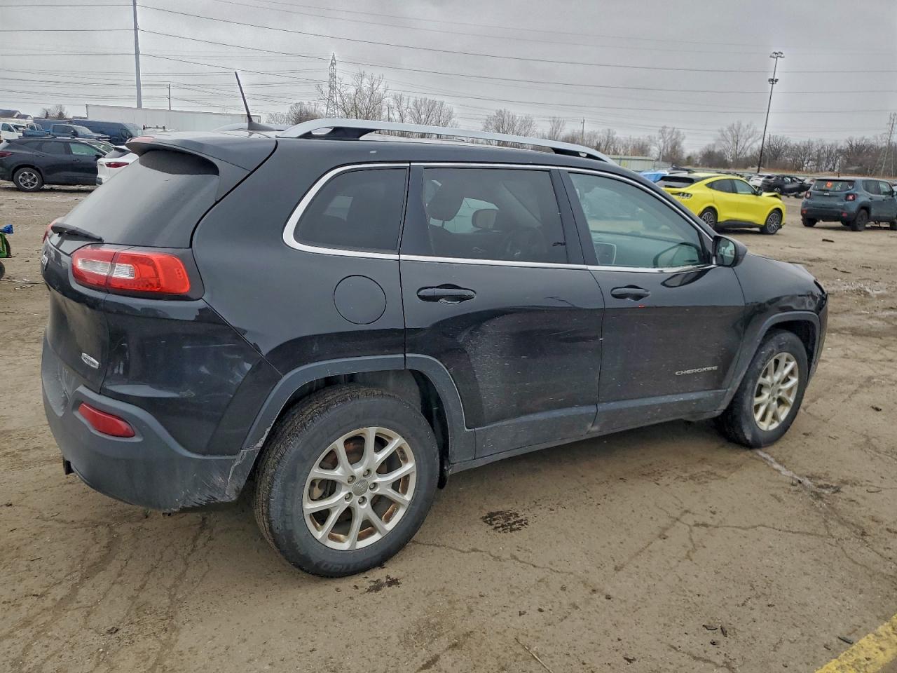 2017 JEEP CHEROKEE LATITUDE photo 3