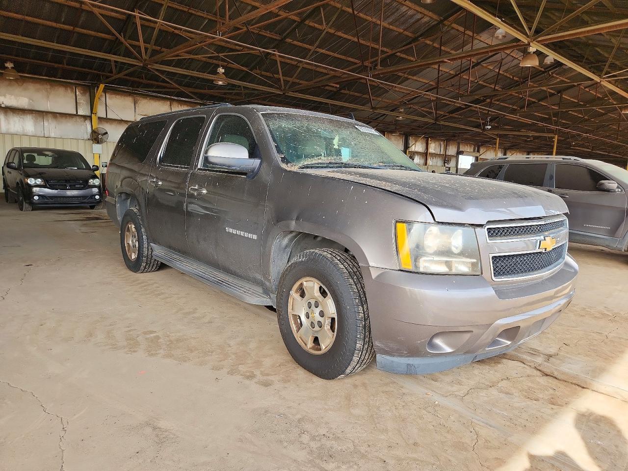 2013 CHEVROLET SUBURBAN photo 10