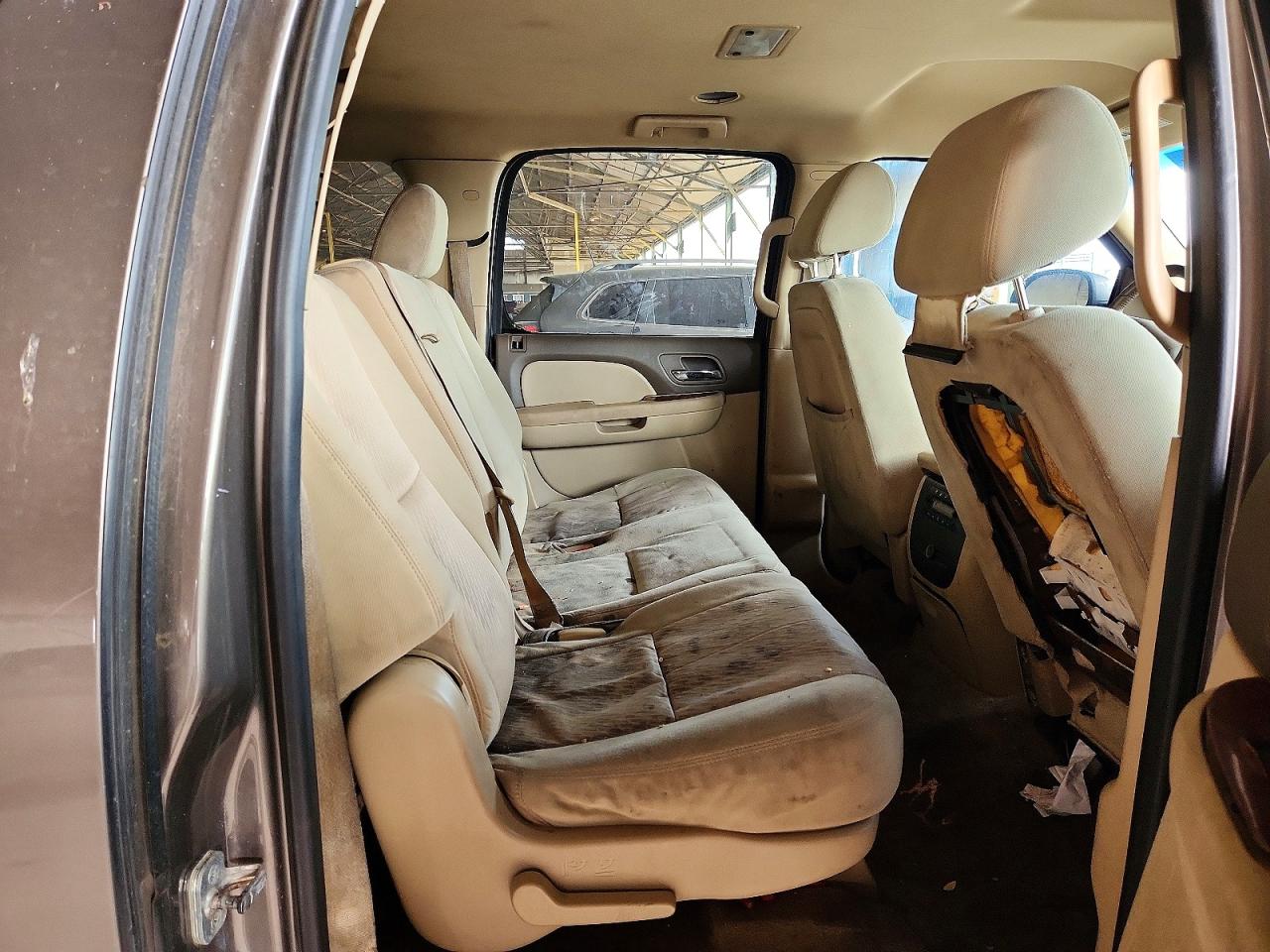 2013 CHEVROLET SUBURBAN photo 31