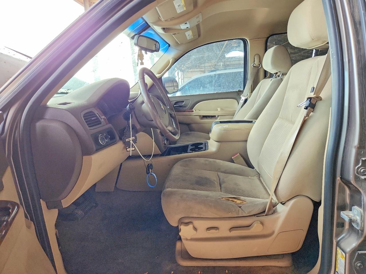 2013 CHEVROLET SUBURBAN photo 19