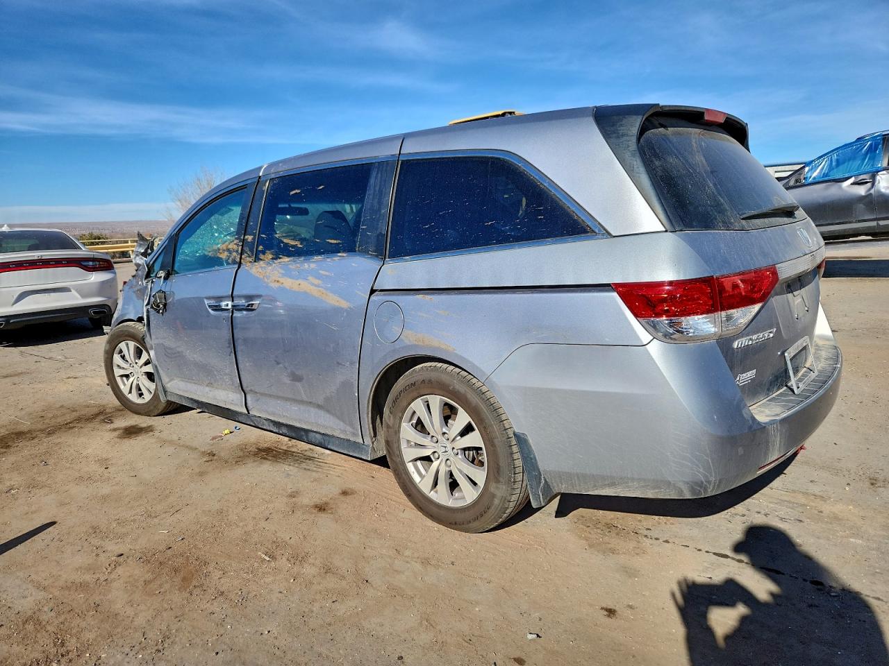 2016 HONDA ODYSSEY SE photo 2