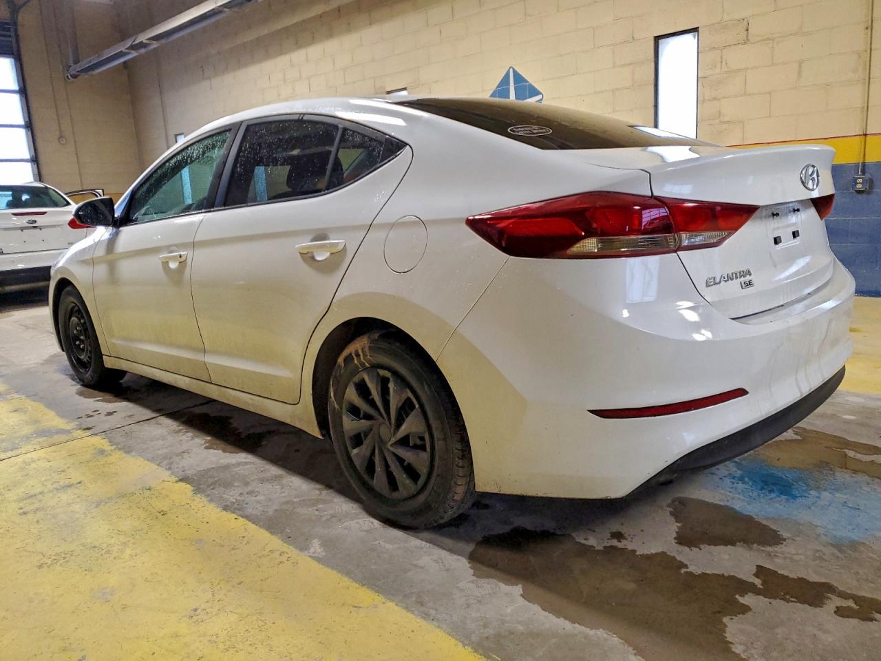 2018 HYUNDAI ELANTRA SE photo 3