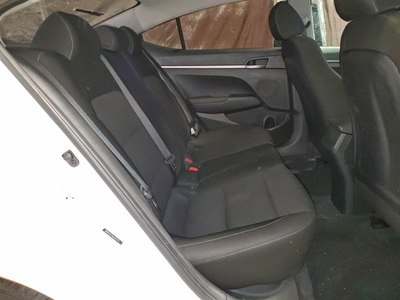 2018 HYUNDAI ELANTRA SE photo 19