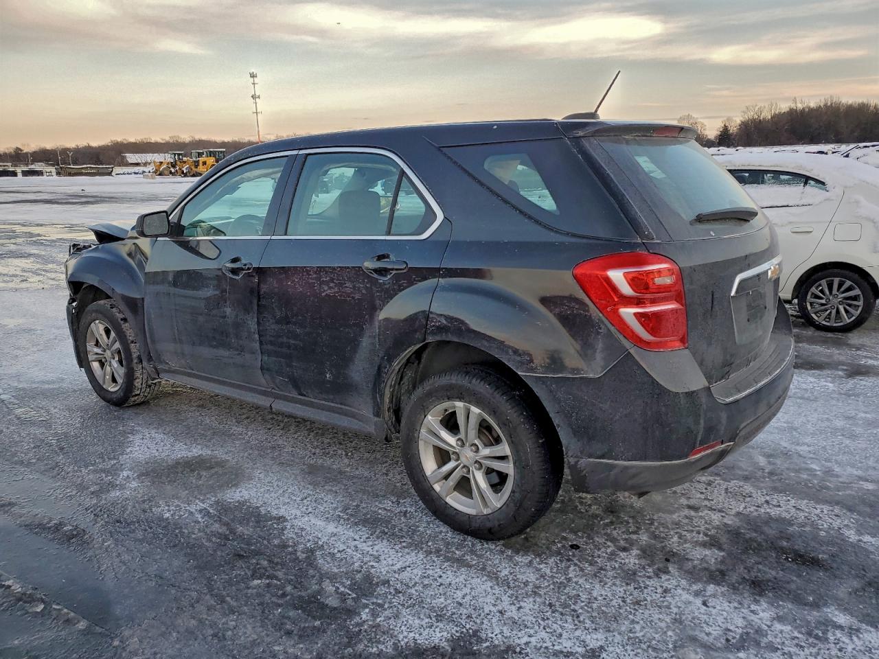 2016 CHEVROLET EQUINOX LS photo 4