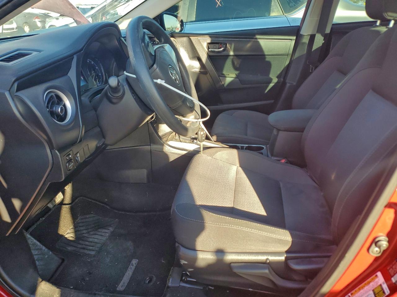 2017 TOYOTA COROLLA L photo 7