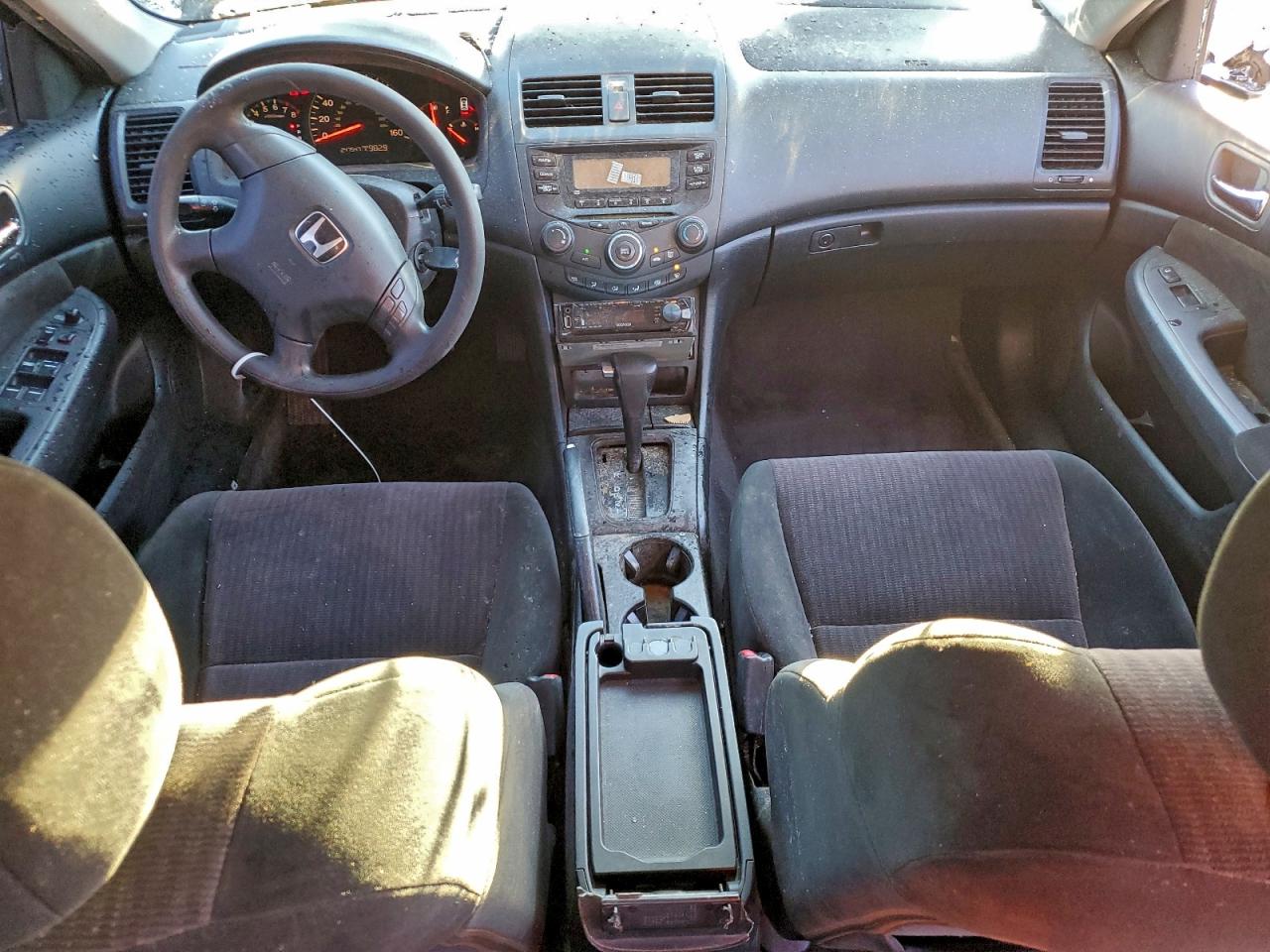 2004 HONDA ACCORD LX photo 22