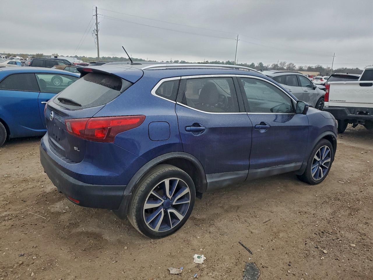 2018 NISSAN ROGUE SPORT S photo 3
