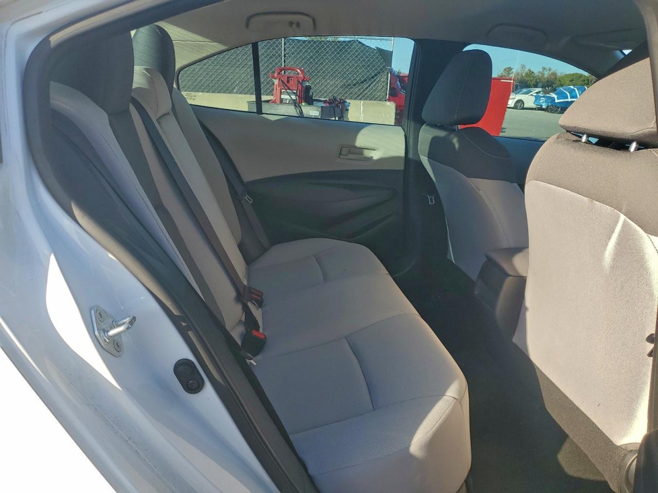 2022 TOYOTA COROLLA LE photo 10