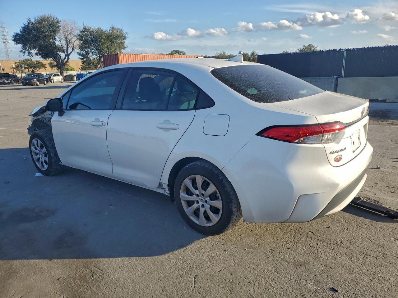 2022 TOYOTA COROLLA LE photo 2