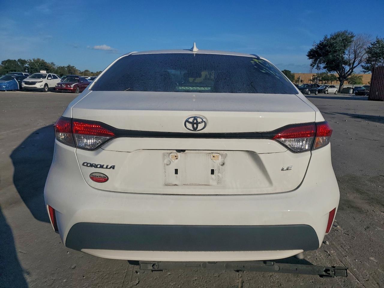 2022 TOYOTA COROLLA LE photo 6