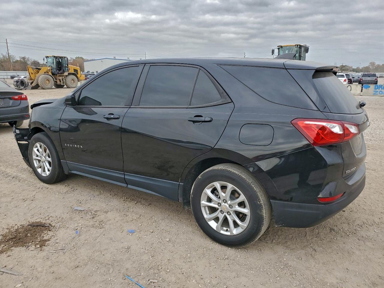 2020 CHEVROLET EQUINOX LS photo 2