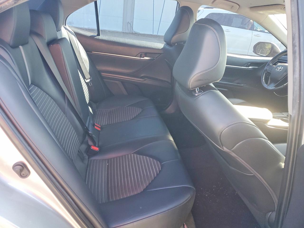 2021 TOYOTA CAMRY SE photo 19