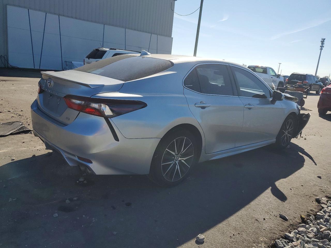 2021 TOYOTA CAMRY SE photo 5