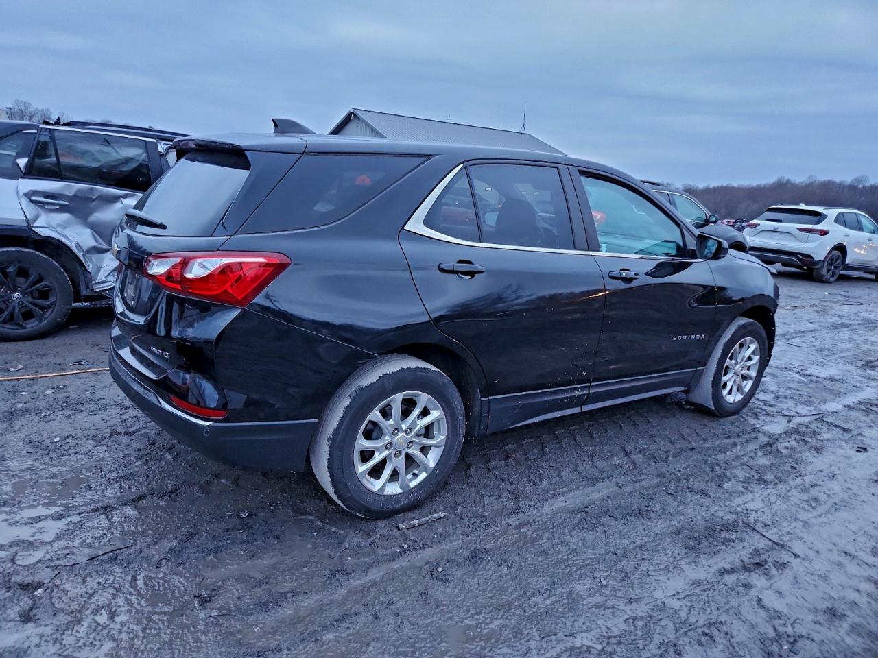 2021 CHEVROLET EQUINOX LT photo 3