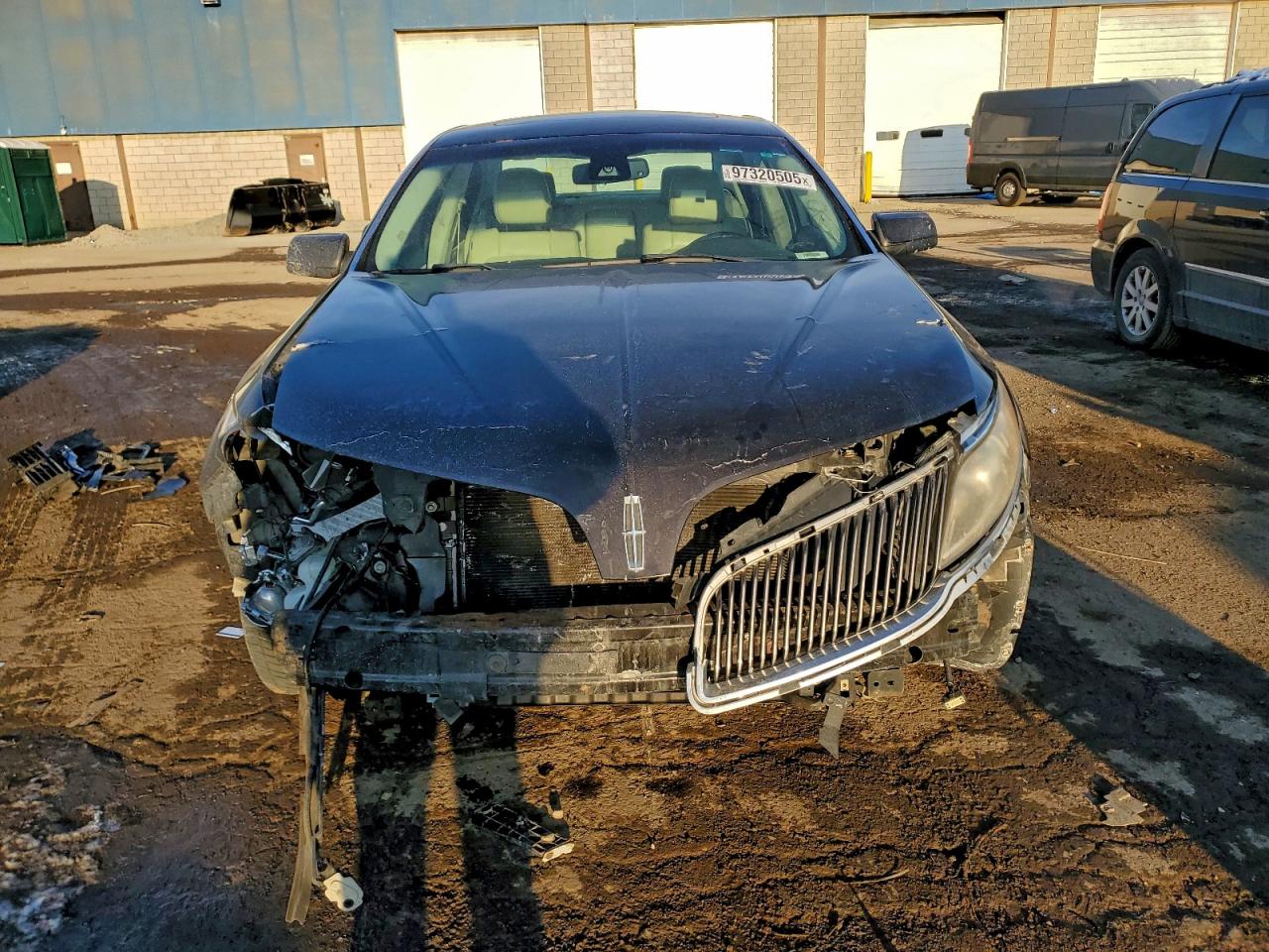 2013 LINCOLN MKS photo 13