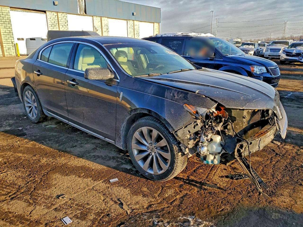 2013 LINCOLN MKS photo 10