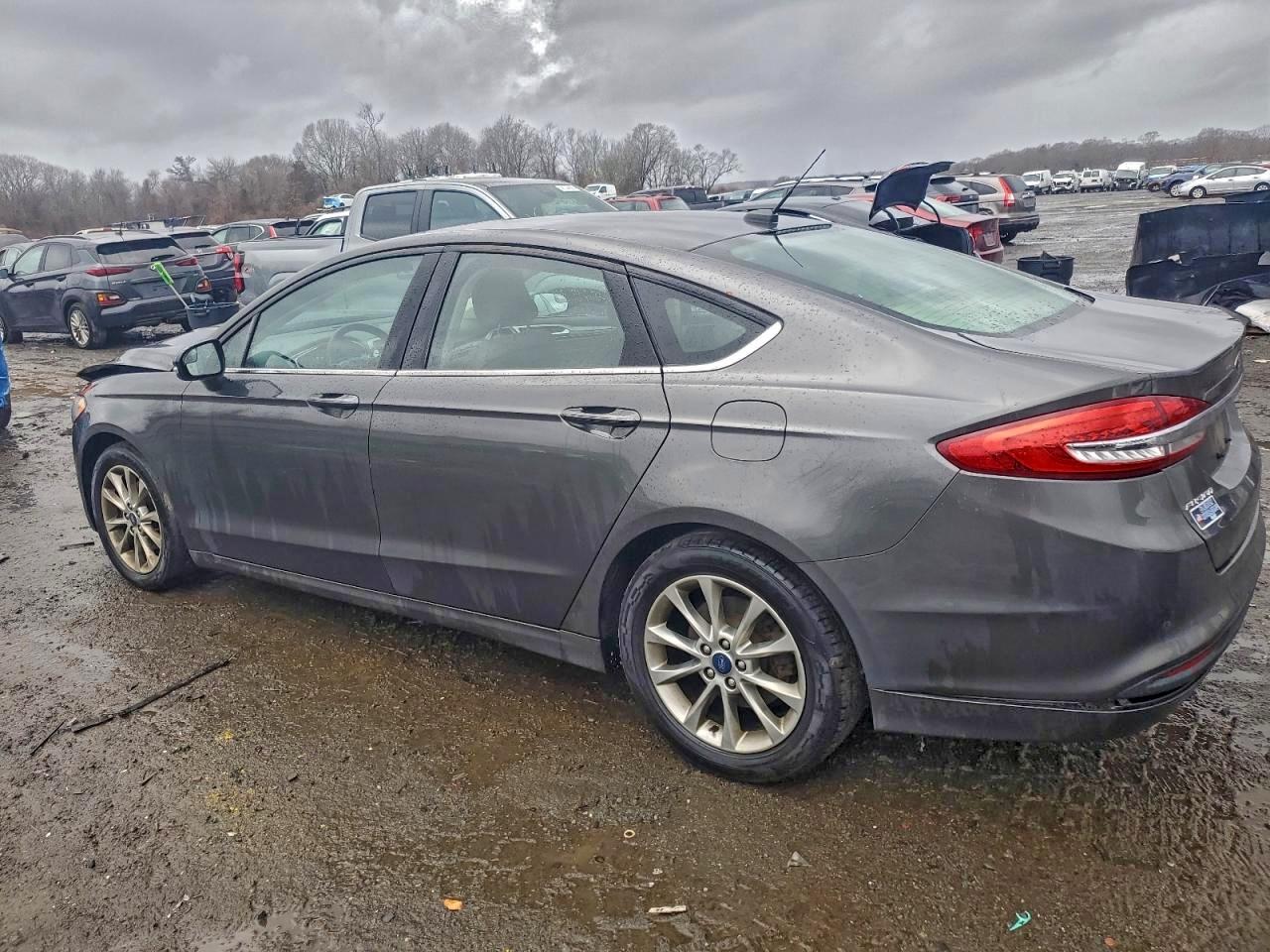 2017 FORD FUSION SE photo 4