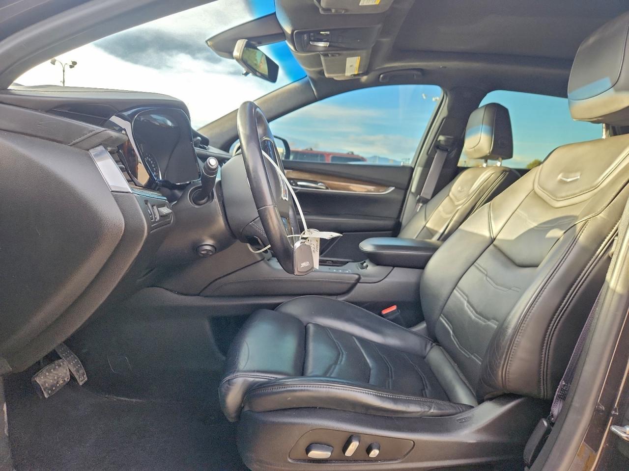 2017 CADILLAC XT5 PLATINUM photo 25