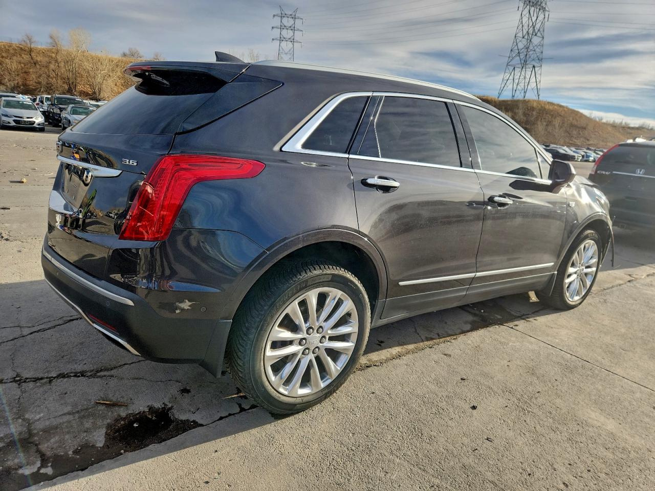 2017 CADILLAC XT5 PLATINUM photo 9