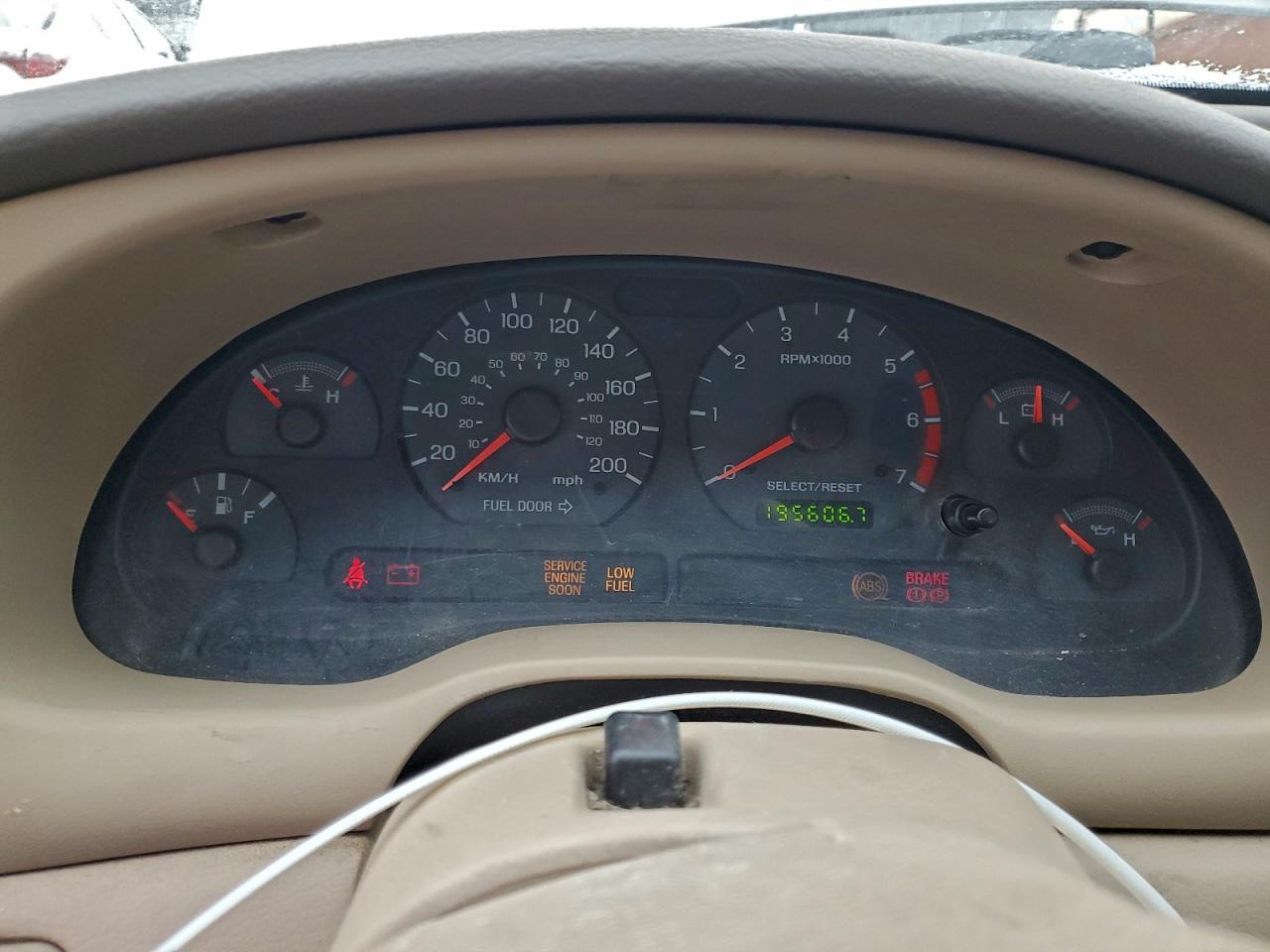 2004 FORD MUSTANG photo 9
