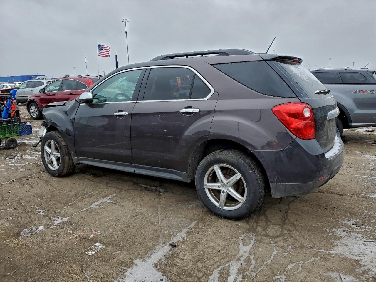 2015 CHEVROLET EQUINOX LT photo 2