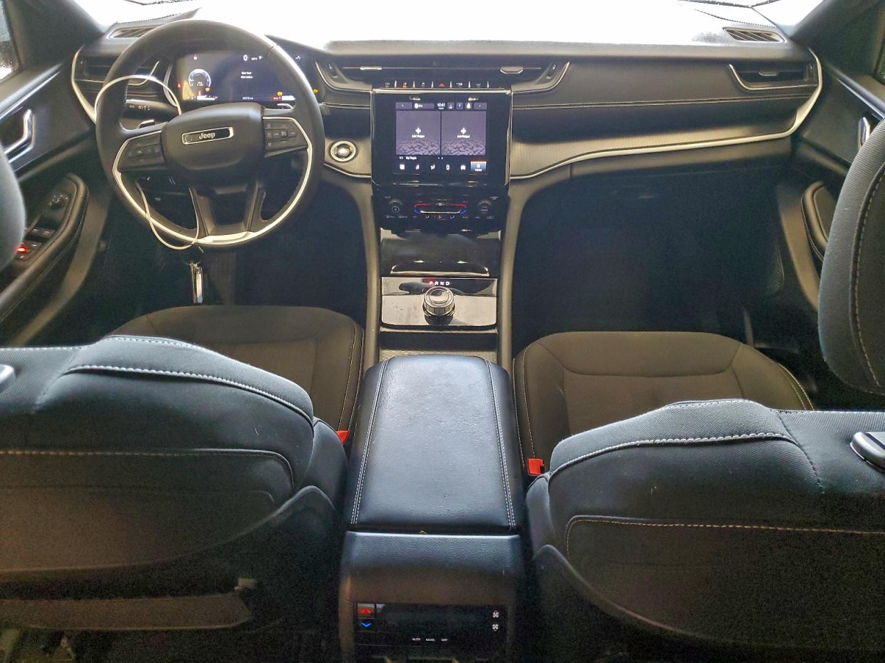 2024 JEEP GRAND CHEROKEE L LAREDO photo 8