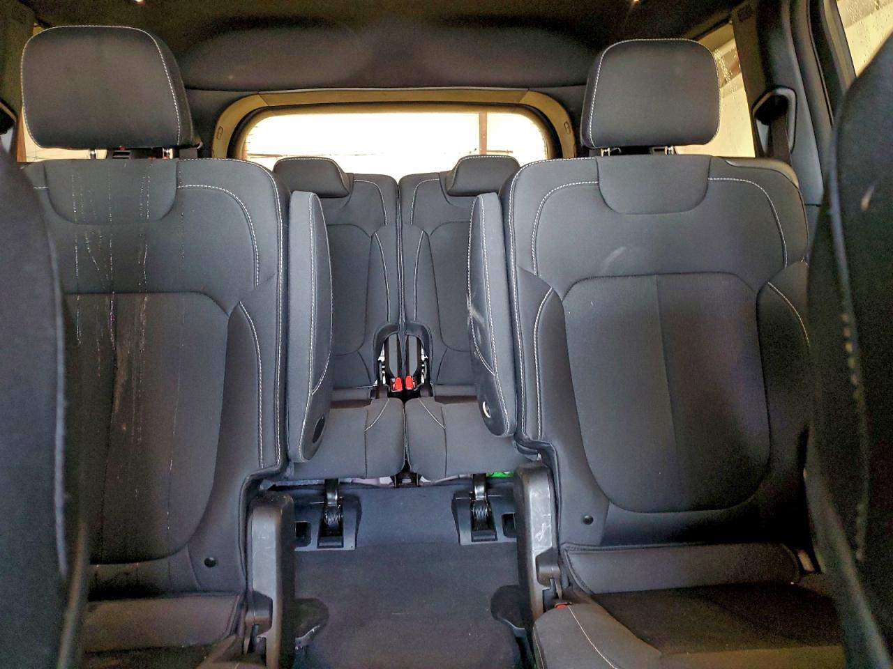 2024 JEEP GRAND CHEROKEE L LAREDO photo 10
