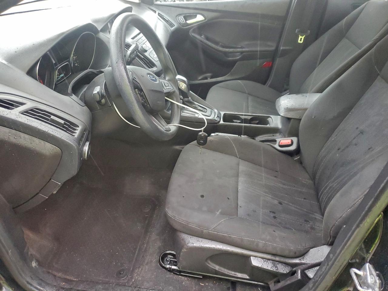 2015 FORD FOCUS SE photo 13
