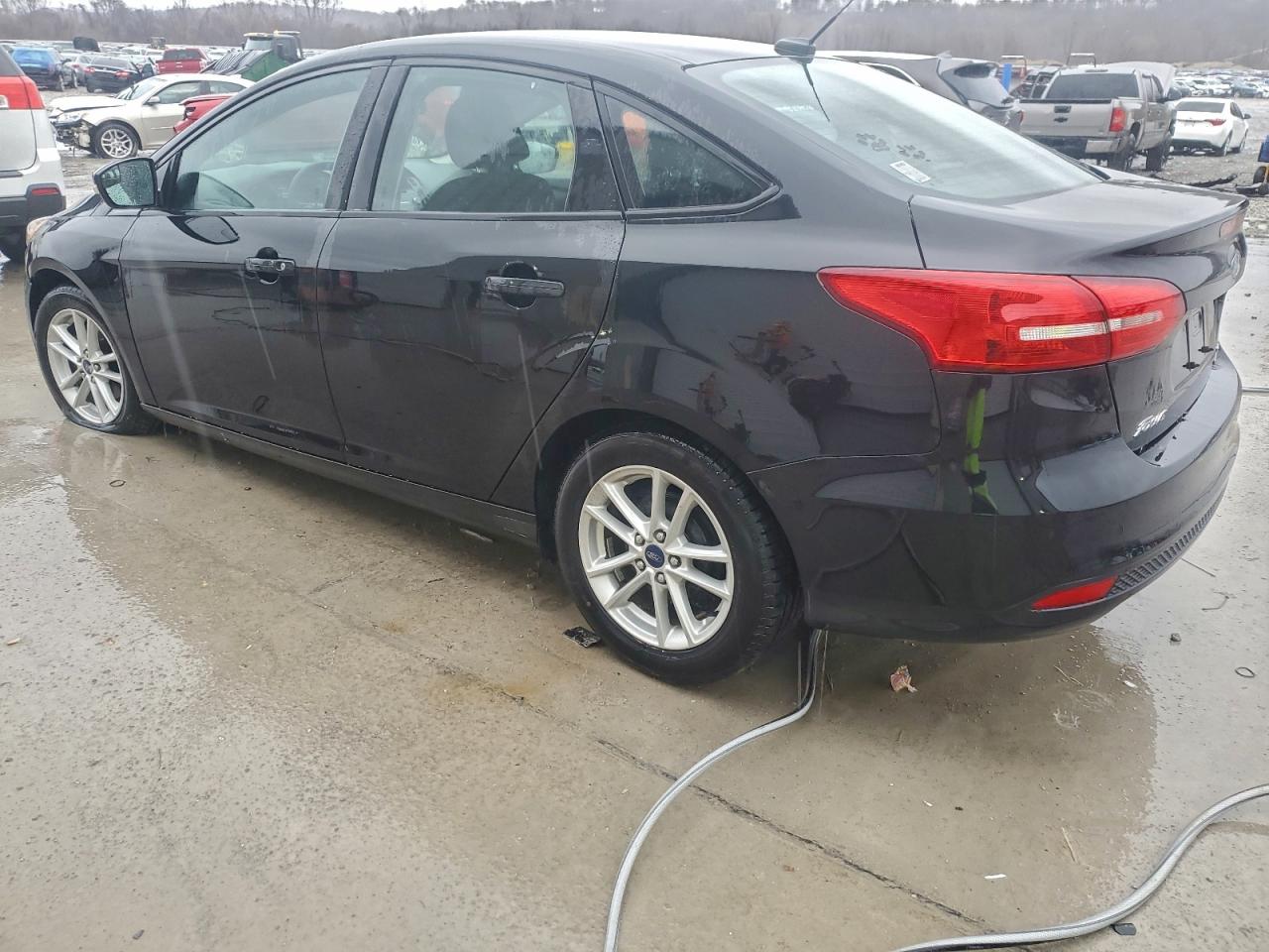 2015 FORD FOCUS SE photo 3