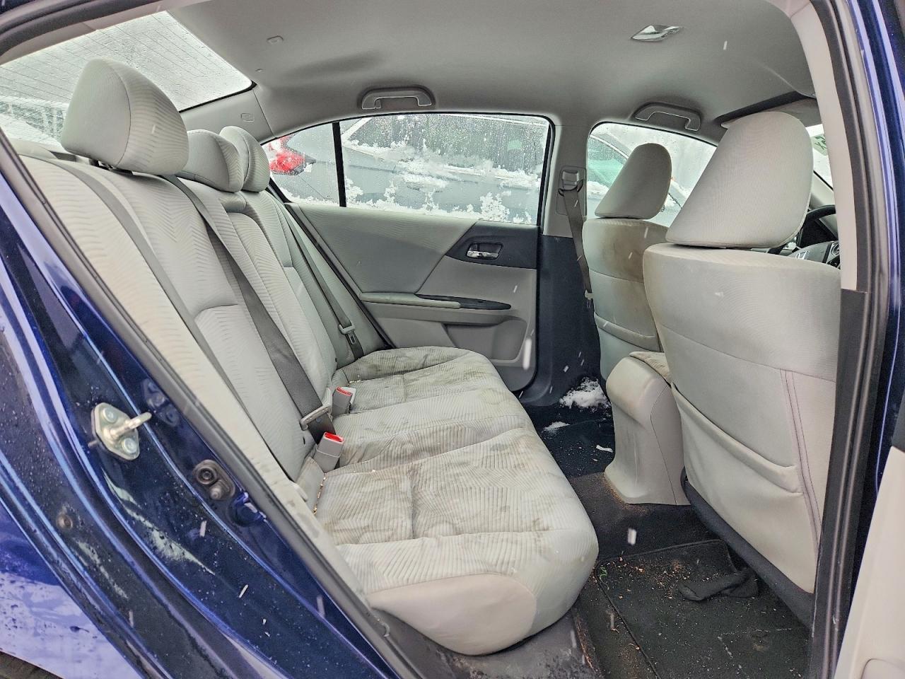 2016 HONDA ACCORD LX photo 19