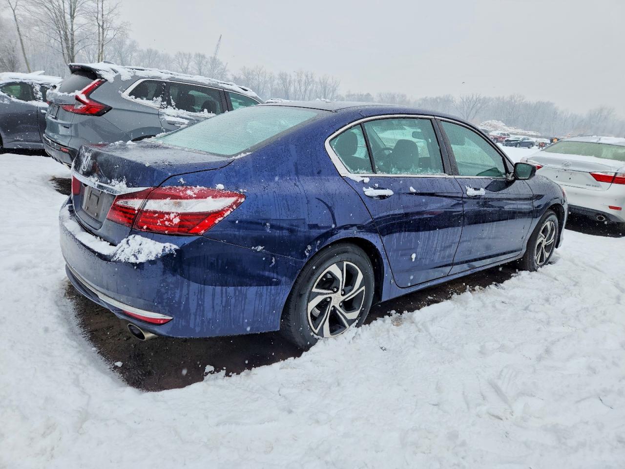 2016 HONDA ACCORD LX photo 5