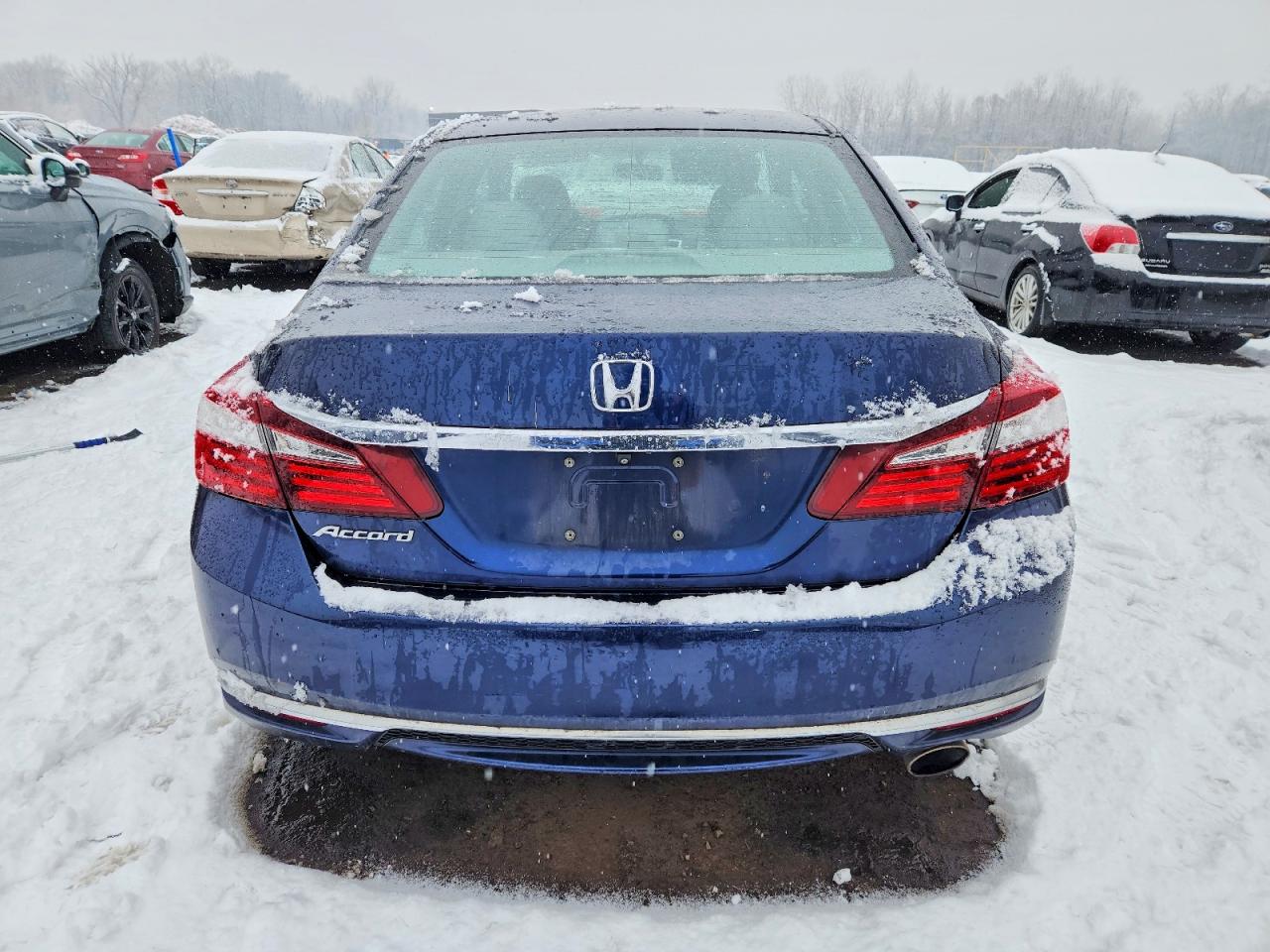 2016 HONDA ACCORD LX photo 11