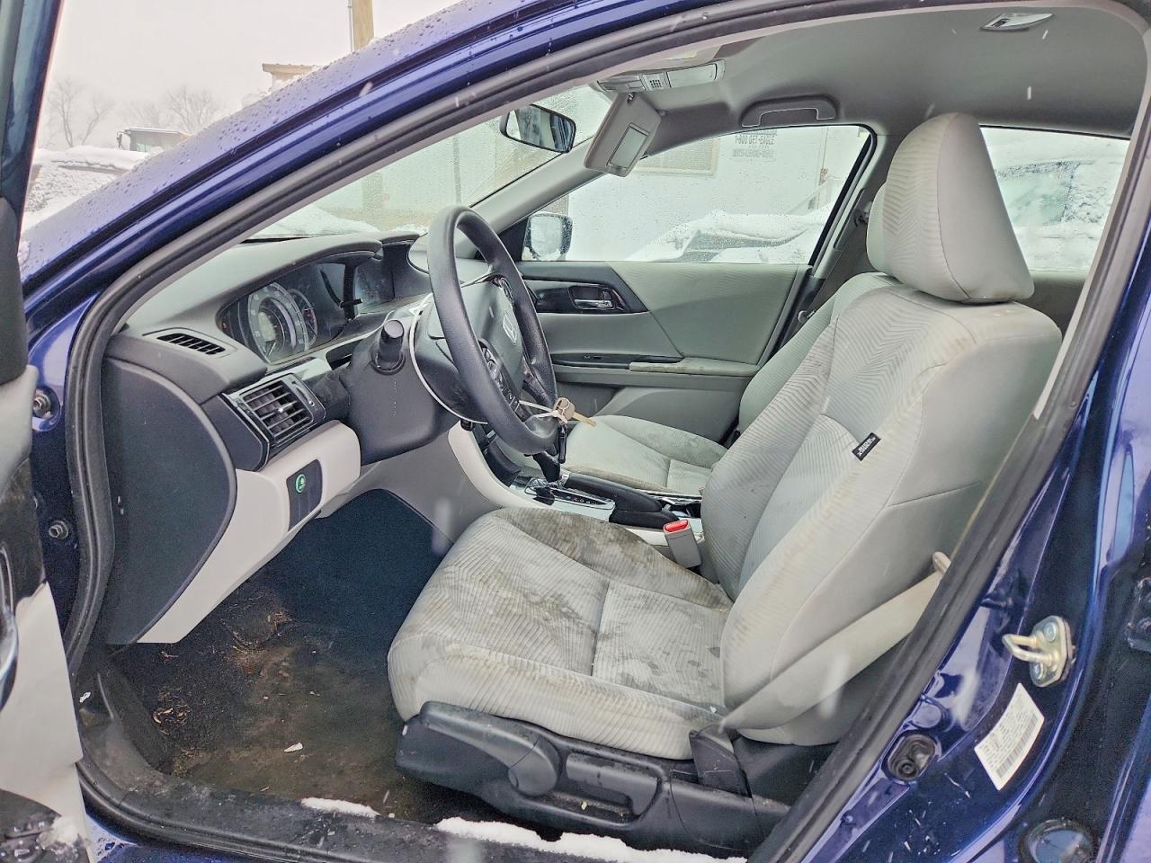 2016 HONDA ACCORD LX photo 13