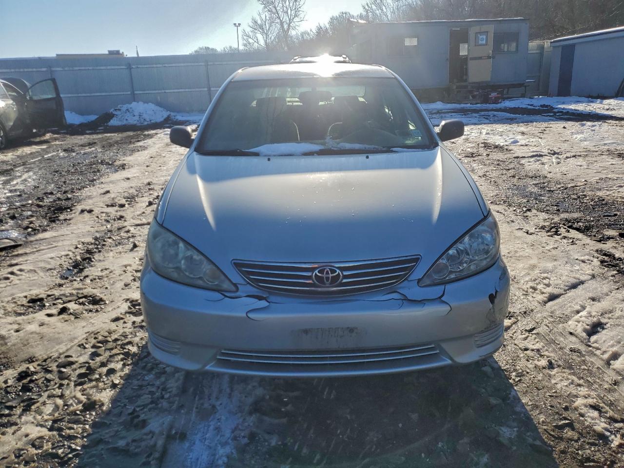 2005 TOYOTA CAMRY LE photo 9