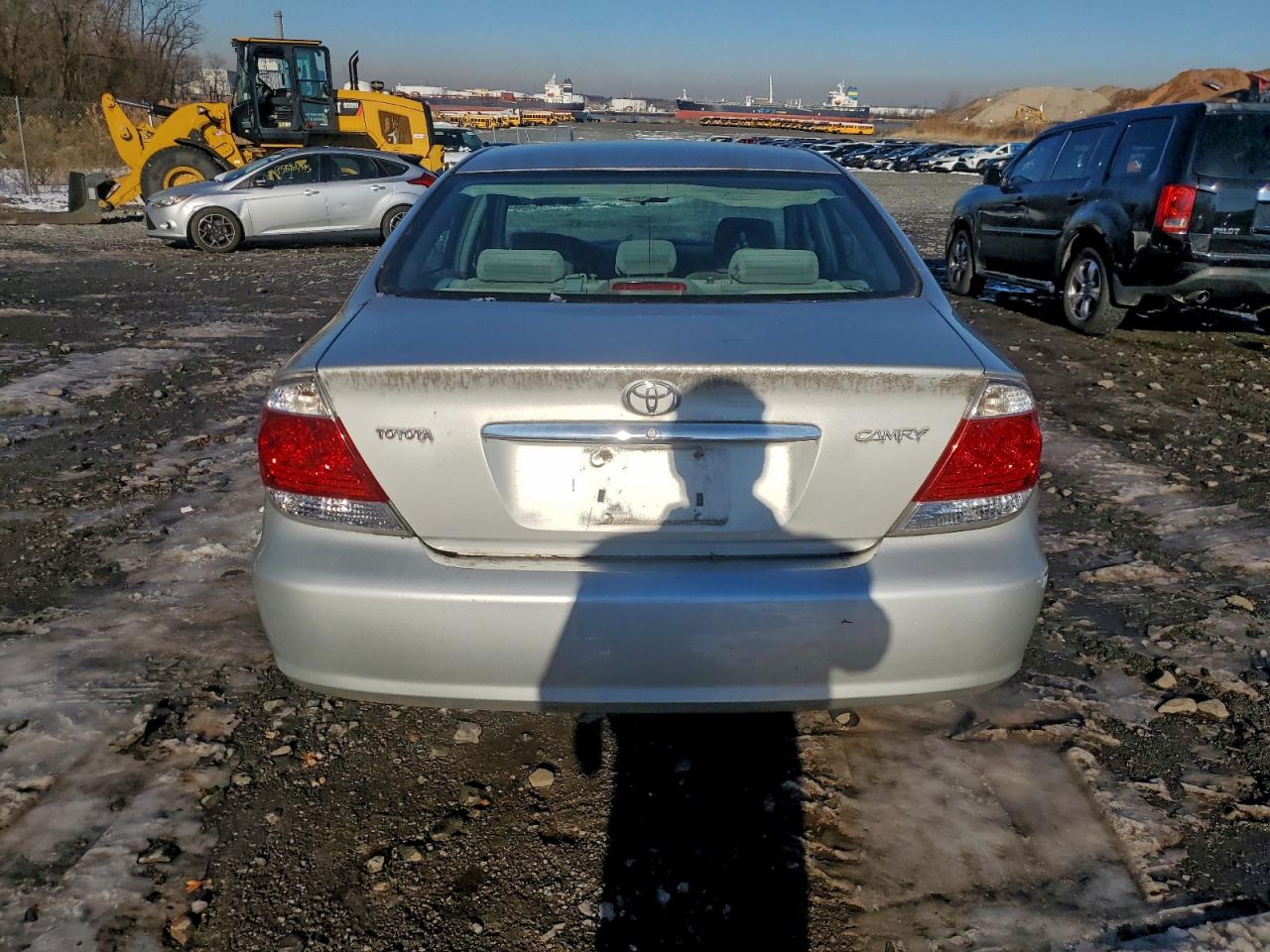 2005 TOYOTA CAMRY LE photo 11